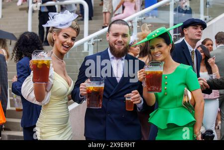 Epsom, Royaume-Uni. 31 mai 2024. Journée des dames à Epsom. Conditions bluffantes le premier jour de course à Epsom. La grande course de la journée est les Oaks à 4,30. Le Derby passe demain. Crédit : Mark Thomas/Alamy Live News Banque D'Images