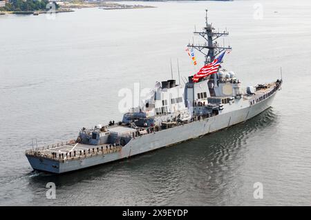 Le destroyer de classe Arleigh Burke USS porter (DDG-78) de l'United States Navy dans le port de Halifax pendant la semaine de la flotte internationale de Halifax 2023, septembre 2023 Banque D'Images