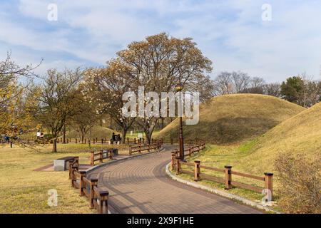 Complexe de tombes de Daereungwon (site du patrimoine mondial de l'UNESCO), Gyeongju, Corée du Sud Banque D'Images