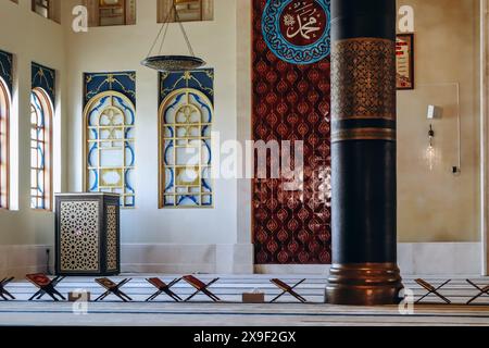 La mosquée Katara, parfois appelée Mosquée bleue de Katara, est une mosquée très complexe et magnifique qui est située dans la Katara Cultura Banque D'Images