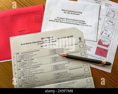 Rhénanie-du-Nord-Westphalie, Allemagne, Europe - bulletin de vote pour l'élection des membres du Parlement européen le 9 juin 2024 en Rhénanie-du-Nord-Westphalie Banque D'Images