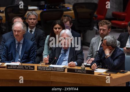 (240531) -- NATIONS UNIES, 31 mai 2024 (Xinhua) -- Martin Griffiths, Coordonnateur des secours d'urgence des Nations Unies, présente un exposé sur la situation en Syrie au siège de l'ONU à New York, le 30 mai 2024. (Rick Bajornas/photo ONU/document via Xinhua) Banque D'Images