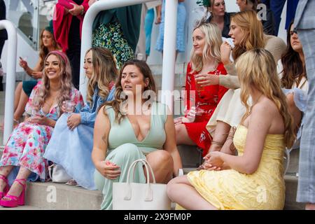 Epsom, Royaume-Uni. 31 mai 2024. Journée des dames à Epsom. Conditions bluffantes le premier jour de course à Epsom. La grande course de la journée est les Oaks à 4,30. Le Derby passe demain. Crédit : Mark Thomas/Alamy Live News Banque D'Images