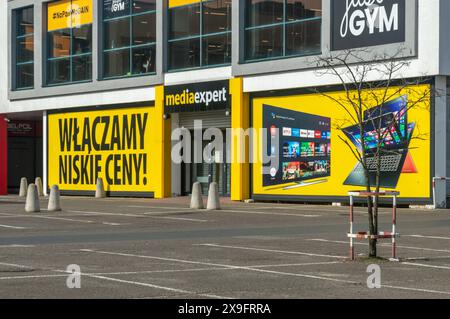 Plock, Pologne - 7 avril 2024 : magasin Media Expert. Banque D'Images