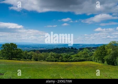 Vue de la campagne anglaise à Clee Hill, Shropshire, Royaume-Uni regardant vers le pays de Galles en orientation paysage Banque D'Images