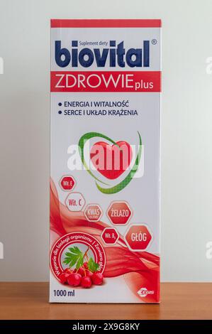 Pruszcz Gdanski, Pologne - 11 mai 2024 : Biovital Zdrowie plus supplément diététique. Banque D'Images