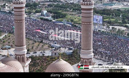 Sanaa, Yémen. 31 mai 2024. Les manifestants, principalement des partisans houthis, se rassemblent pour manifester leur solidarité avec les Palestiniens à Gaza, dans le cadre du conflit en cours entre Israël et les Palestiniens, à Sanaa, au Yémen, vendredi 31 mai 2024. Photo par Houthi Group presse Service/ crédit : UPI/Alamy Live News Banque D'Images