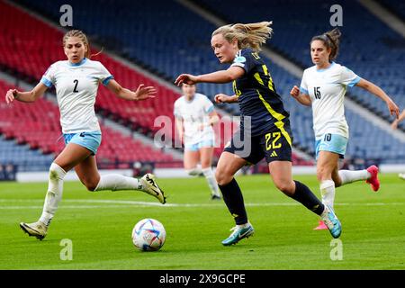 L’écossaise Erin Cuthbert sur le ballon lors du match de qualification de la Ligue B de l’UEFA Women’s Euro 2025, Groupe B2 à Hampden Park, Glasgow. Date de la photo : vendredi 31 mai 2024. Banque D'Images