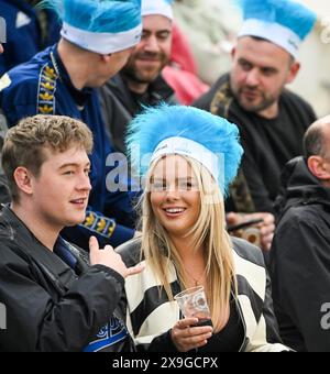 Hove UK 31 mai 2024 - les fans apprécient le match de cricket Vitality T20 Blast entre Sussex Sharks et Gloucestershire au 1er Central County Ground à Hove : crédit Simon Dack /TPI/ Alamy Live News Banque D'Images