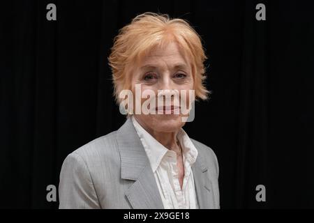 Holland Taylor assiste à Photocall pour une nouvelle pièce 'N/A' au Lincoln Center Theater à New York le 31 mai 2024 Banque D'Images