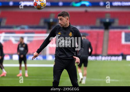 Federico Valverde (Real Madrid) lors d'une séance d'entraînement ouverte la veille de la finale de l'UEFA Champions League entre le Borussia Dortmund et le Real Madrid au stade de Wembley, Londres, le vendredi 31 mai 2024. (Photo : Pat Isaacs | mi News) crédit : MI News & Sport /Alamy Live News Banque D'Images