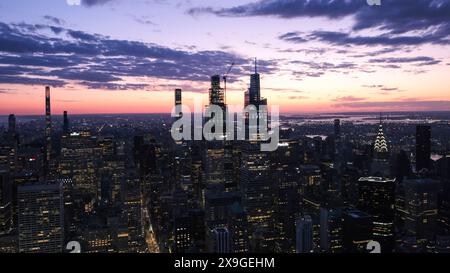 Weehawken, États-Unis. 1er janvier 2024. Lever du soleil sur l'île de Manhattan à New York, États-Unis, ce vendredi 31 mai crédit : Brazil photo Press/Alamy Live News Banque D'Images