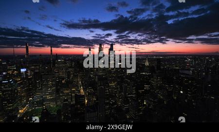 Weehawken, États-Unis. 1er janvier 2024. Lever du soleil sur l'île de Manhattan à New York, États-Unis, ce vendredi 31 mai crédit : Brazil photo Press/Alamy Live News Banque D'Images