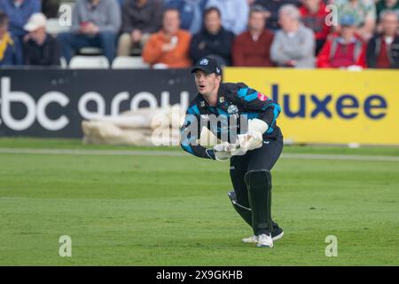 Gareth Roderick court pour se rendre au ballon pris à Worcester, Royaume-Uni pendant le match Vitality Blast entre Worcestershire Rapids et Lancashire Lightning le 31 mai 2024, au Worcestershire County Cricket Club, New Road, Worcester Banque D'Images