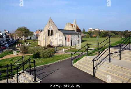 SENTIER CÔTIER ANGLAIS, ÉGLISE DE GARNISON ROYALE, DOUMUS DEI ALMSHOUSE ET HOSPICE, RUE PENNY, BATTERIE DE RIDEAUX LONGUE, VIEUX PORTSMOUTH , 2024 Banque D'Images