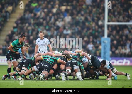 Northampton, Royaume-Uni. 31 mai 2024. Joueurs dans une mêlée lors du match de demi-finale Gallagher Premiership Play-off Northampton Saints vs Saracens au Cinch Stadium à Franklin's Gardens, Northampton, Royaume-Uni, 31 mai 2024 (photo par Gareth Evans/News images) à Northampton, Royaume-Uni le 31/05/2024. (Photo de Gareth Evans/News images/SIPA USA) crédit : SIPA USA/Alamy Live News Banque D'Images