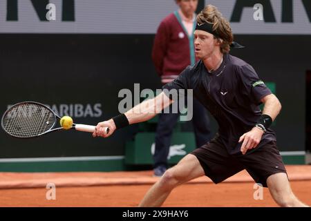Paris, France. 31 mai 2024. Andrey Rublev de Russie pendant le jour 6 de l'Open de France 2024, Roland-Garros 2024, tournoi de tennis du Grand Chelem le 31 mai 2024 au stade Roland-Garros à Paris, France - photo Jean Catuffe/DPPI crédit : DPPI Media/Alamy Live News Banque D'Images