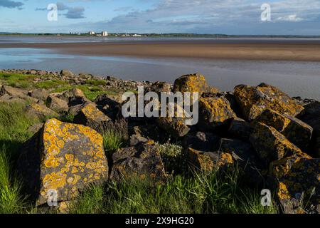 Centrale nucléaire de Berkeley. Fermée en 1989, la station, sur la rivière Severn, est en phase de déclassement. Banque D'Images