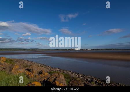 Centrale nucléaire de Berkeley. Fermée en 1989, la station, sur la rivière Severn, est en phase de déclassement. Banque D'Images