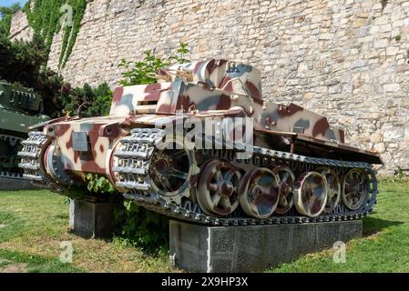 Vue de face du très rare Panzer 1F ou VK 1801 exposé à la forteresse militaire de Belgrade. Avril 2024. Banque D'Images