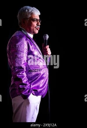 Mark Silcox, comédien stand up, Joker Comedy Club, Southend-on-Sea, Essex © Clarissa Debenham (film Free Photography) / Alamy Banque D'Images