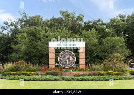 L'Université de Floride du Sud est une université de recherche publique avec son campus principal à Tampa, Floride. Leur mascotte est les Bulls. Banque D'Images