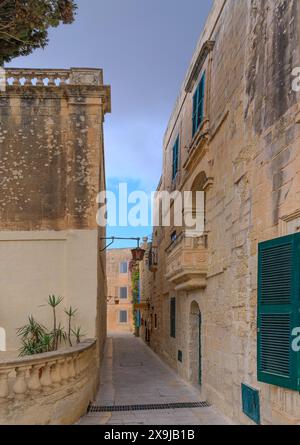 Vieille rue typique à Mdina, Malte. Banque D'Images