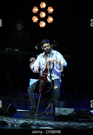 HOLLYWOOD FL - MAI 31 : Hauser se produit pendant Rebel avec une tournée de violoncelle au Hard Rock Live au Seminole Hard Rock Hotel & Casino le 31 mai 2024 à Hollywood, en Floride. Crédit : mpi04/MediaPunch crédit : MediaPunch Inc/Alamy Live News Banque D'Images