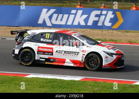 Andrew Watson - Toyota Gazoo Racing UK - au volant de la Toyota Corolla GR Sport numéro 11 dans la Kwik Fit BTCC 2024 à Brands Hatch en mai 2024 Banque D'Images