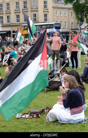 Bristol, Royaume-Uni. 1er juin 2024. Les gens se rassemblent sur College Green dans le centre de Bristol pour protester contre le conflit israélo-palestinien à Gaza. Crédit : JMF News/Alamy Live News Banque D'Images