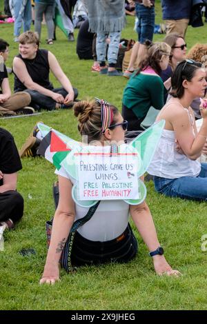 Bristol, Royaume-Uni. 1er juin 2024. Les gens se rassemblent sur College Green dans le centre de Bristol pour protester contre le conflit israélo-palestinien à Gaza. Crédit : JMF News/Alamy Live News Banque D'Images