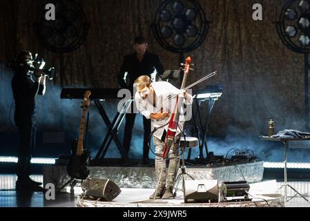 Hauser se produit à Hollywood, en Floride, le 31 mai 2024. La performance est la première performance américaine pour le violoncelliste croate. (Photo de Geoffrey Clowes/Sipa USA) Banque D'Images