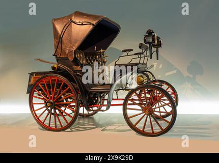 Benz Victoria (1893). Musée Mercedes Benz, Mercedes-Benz World à Stuttgart, Baden Wuertemberg, Allemagne, Europe Banque D'Images