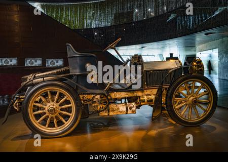 Mercedes Simplex 40 CH (1902). Musée Mercedes Benz, Mercedes-Benz World à Stuttgart, Baden Wuertemberg, Allemagne, Europe Banque D'Images