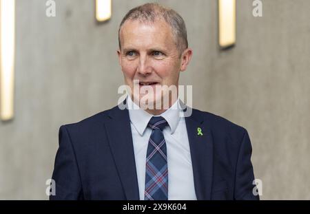 Photo du dossier datée du 16/05/24 de Michael Matheson du SNP dans le Garden Lobby après les questions du premier ministre au Parlement écossais à Holyrood, Édimbourg. La police examine une autre plainte concernant la facture d'itinérance iPad de près de 11 000 £ de l'ancien secrétaire écossais à la santé. Date d'émission : samedi 1er juin 2024. Banque D'Images