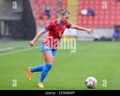 Prague, Tchéquie. 31 mai 2024. Gabriela Slajsova (5) de Tchéquie photographiée lors d'un match entre les équipes nationales de Tchéquie et de Belgique, appelé les Red Flames, lors du troisième jour de match du Groupe A2 dans la phase de la compétition des qualifications européennes féminines de l'UEFA 2023-24, le vendredi 31 mai 2024 à Prague, en Tchéquie. Crédit : Sportpix/Alamy Live News Banque D'Images