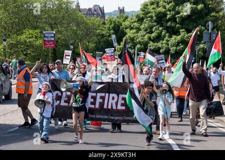 Édimbourg, Royaume-Uni. 1er juin 2024. Il s'agit de la marche de protestation du Comité d'urgence pour le génocide de Gaza d'Édimbourg dirigé par des enfants lors de leur marche de protestation à Édimbourg. Crédit : JASPERIMAGE/Alamy Live News Banque D'Images