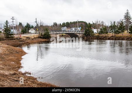 Pont sur la rivière Gaspareaux à Port Elgin, Nouveau-Brunswick, Canada Banque D'Images