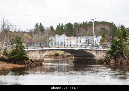 Pont sur la rivière Gaspareaux à Port Elgin, Nouveau-Brunswick, Canada Banque D'Images