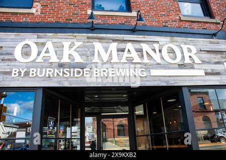 Panneau Oak Manor dans le centre-ville d'Antigonish, Nouvelle-Écosse, Canada Banque D'Images