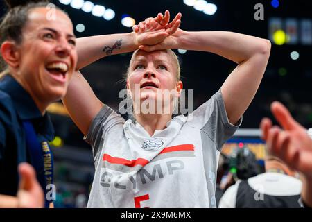 Budapest, Hongrie. 01 juin 2024. Budapest, Hongrie : Handball EHF CL finale 4 - demi-finale - Metz Handball - SG BBM Bietigheim, Antje Döll (Bietigheim) Reacts. Crédit : Marco Wolf/Wolf-sportfoto/dpa/Alamy Live News Banque D'Images