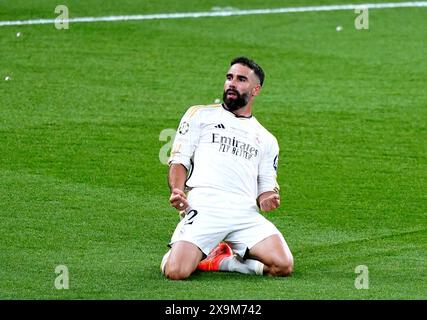 Daniel Carvajal du Real Madrid célèbre avoir marqué le premier but de son équipe lors de la finale de l'UEFA Champions League au stade de Wembley à Londres. Date de la photo : samedi 1er juin 2024. Banque D'Images