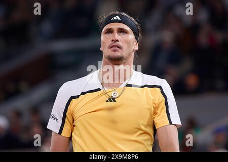 Paris, France. 01 juin 2024. Alexander Zverev, d'Allemagne, contre Tallon Griekspoor, des pays-Bas, dans le match de troisième tour en simple masculin lors du septième jour de l'Open de France 2024 à Roland Garros le 1er juin 2024 à Paris, France. (Photo de QSP) crédit : QSP/Alamy Live News Banque D'Images
