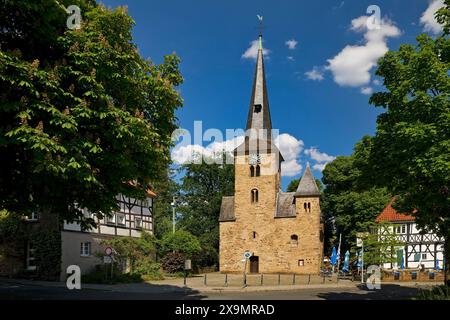 L'église du village dans le centre historique du village de Wengern, ville de Wetter (Ruhr), région de la Ruhr, Rhénanie du Nord-Westphalie, Allemagne Banque D'Images