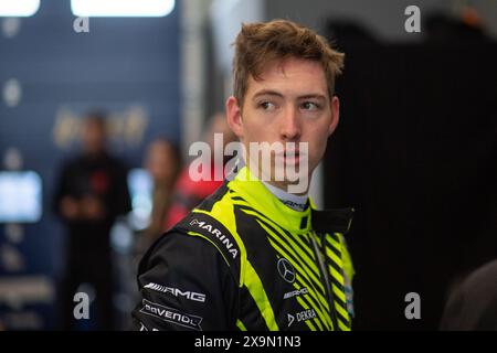 David Schumacher (Schnitzelalm Racing, Mercedes AMG GT4, SP10, #111) in der Box, GER, 52. ADAC Ravenol 24h Nuerburgring, 24 Stunden Rennen, 01.06.2024 Foto : Eibner-Pressefoto/Michael Memmler Banque D'Images