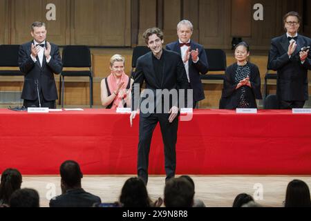 Bruxelles, Belgique. 02 juin 2024. Deuxième place US Joshua Brown photographié lors de la finale du concours de violon Reine Elisabeth 2024, à la salle de concert Bozar à Bruxelles le samedi 01 juin 2024. BELGA PHOTO NICOLAS MAETERLINCK crédit : Belga News Agency/Alamy Live News Banque D'Images