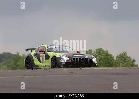 Tim Neuser (Netphen/GER) / David Schumacher (Hallwang/AUT) / David Thilenius (la Quinta/USA) / Moritz Wiskirchen (Euskirchen/GER), #111, Mercedes-AMG GT4, Team : Schnitzelalm Racing (DEU), Motorsport, ADAC Ravenol 24H Rennen Nuerburgring, Nuerburg, Nuerburg, 30.05.2024 - 02.06.2024, Samstag 01.06.2024 Foseto : EAugnitzelalm/Pressef Banque D'Images