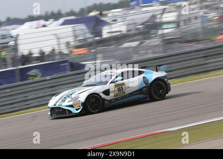 Oskar Sandberg (Huettenberg/DEU) / Aaron Wenisch (Neuenkirchen/DEU) / Michael Funke (Besigheim/DEU) / Phil Doerr (Butzbach/DEU), #169, Aston Martin Vantage AMR GT4, Team : Doerr Motorsport (DEU), Motorsport, ADAC Ravenol 24H Rennen Nuerburgring, Nuerburg, Nuerburg, 30.05.2024 - 02.06.2024, Samstag 01.06.2024 Fosest Banque D'Images