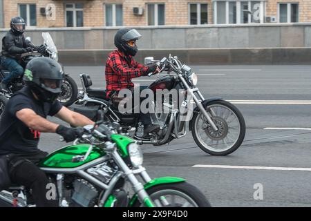 Moscou, Russie - 26 mai 2024 : les passionnés de moto se réunissent à Moscou pour célébrer le début de la saison de conduite avec un festival dynamique. Banque D'Images