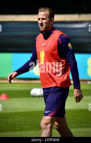 Darlington, Royaume-Uni. 02 juin 2024. Le capitaine Harry Kane photographié alors que l'équipe provisoire d'Angleterre de Gareth Southgate s'entraîne au Rockliffe Park de Middlesbrough avant leur match contre la Bosnie-Herzégovine dans le cadre de leurs préparatifs pour les Championnats d'Europe de l'UEFA. Crédit : James Hind/Alamy Live News Banque D'Images